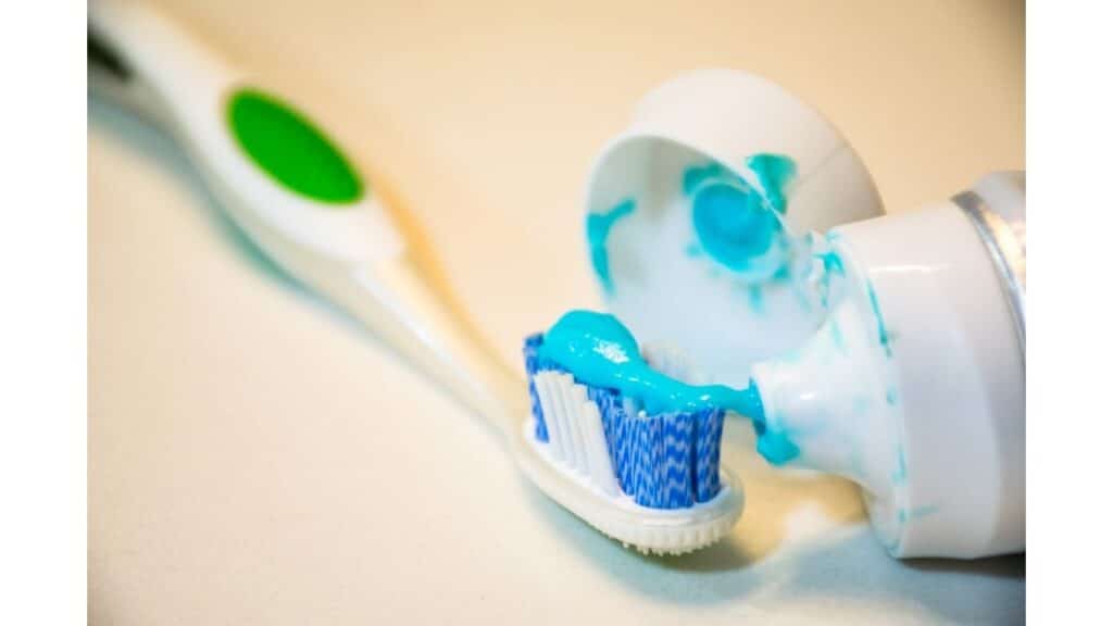 How to get rid of toothpaste taste 